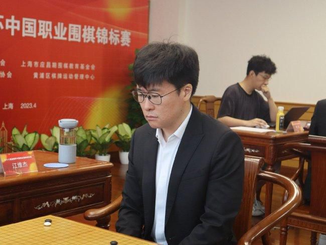 祝贺全队，特别是皮西利。